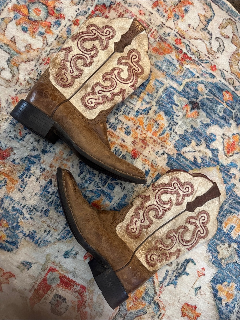 ARIAT • LEATHER WESTERN BOOTS
Women’s 8B • Style 10013318